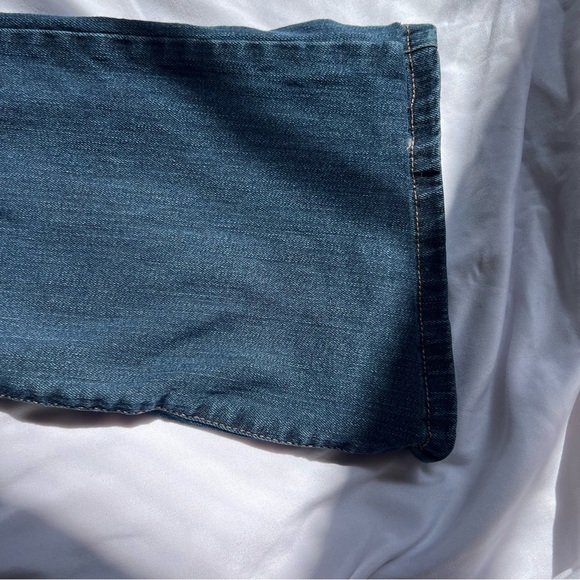 Jessica Simpson rockin curvy mid rise boot cut jeans - Picture 5 of 11